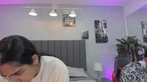 Violet and Myers online show from November 16, 2025, 11:16 am