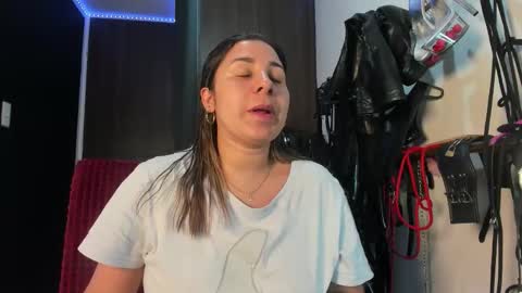 Kim online show from November 8, 2025, 2:01 am