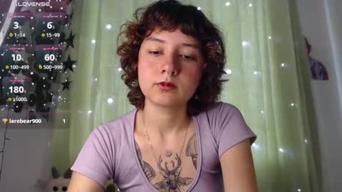 Snapshot of violet_bluee chatting on January 31, 2026, 8:18 pm Violet online show from January 31, 2026, 8:18 pm