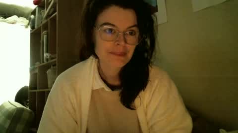 Snapshot of violet_ether chatting on June 17, 2026, 4:19 pm Violet Ether online show from June 17, 2026, 4:19 pm