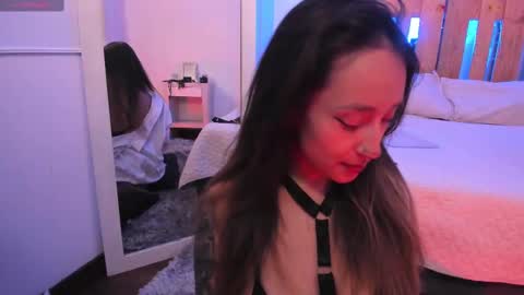 Snapshot of violet_jonesss chatting on September 29, 2025, 2:55 pm Violet Jones online show from September 29, 2025, 2:55 pm