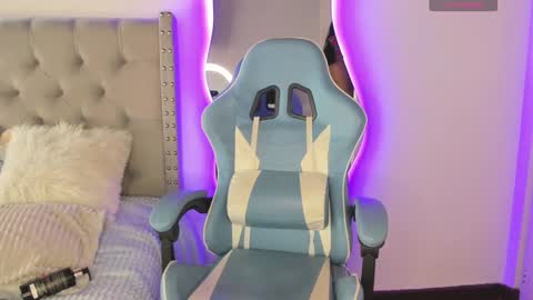 Snapshot of violet_rost chatting on December 5, 2024, 5:50 pm  Violet  online show from December 5, 2024, 5:50 pm