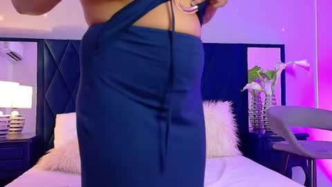 Snapshot of violet_saunders chatting on June 18, 2026, 8:02 pm Violet online show from June 18, 2026, 8:02 pm