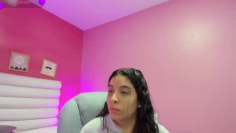 violet_sinclair online show from May 19, 2026, 11:38 am