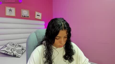 violet_sinclair online show from June 4, 2026, 11:27 am