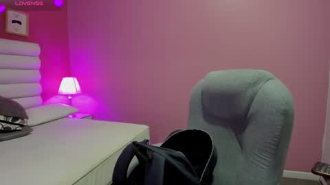violet_sinclair online show from July 9, 2026, 11:14 am