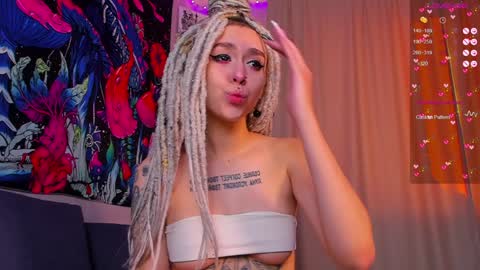 Violet online show from January 6, 2025, 8:14 am