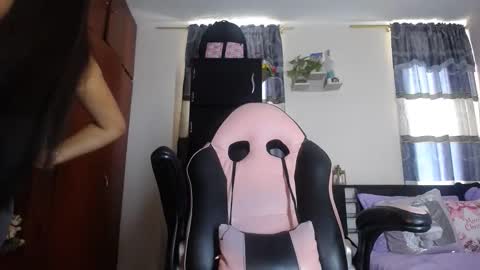 violeta.. online show from November 30, 2025, 4:22 pm