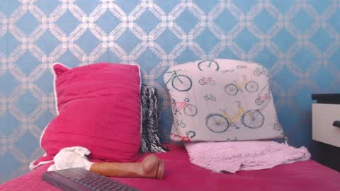 Snapshot of violeta_cute18 chatting on January 24, 2025, 1:13 am Violeta online show from January 24, 2025, 1:13 am