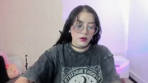 Snapshot of violeta_diazz chatting on June 11, 2026, 9:24 pm online show from June 11, 2026, 9:24 pm