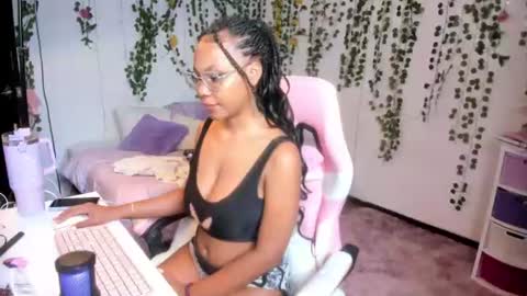 Snapshot of violeta_miler_ chatting on June 13, 2026, 5:33 pm Violeta online show from June 13, 2026, 5:33 pm