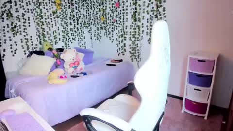 Violeta online show from December 4, 2024, 2:26 pm