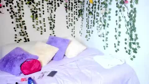 Snapshot of violeta_milleer chatting on February 3, 2025, 2:34 pm Violeta online show from February 3, 2025, 2:34 pm