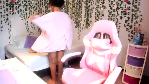 Snapshot of violeta_milleer chatting on October 3, 2025, 3:42 pm Violeta online show from October 3, 2025, 3:42 pm