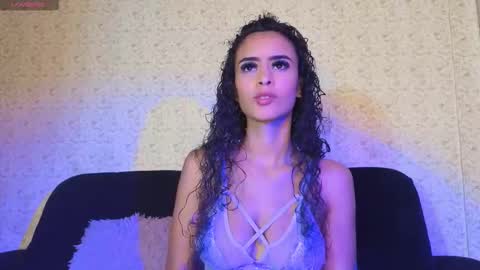 violeta_petite23_aws online show from December 5, 2025, 7:21 pm