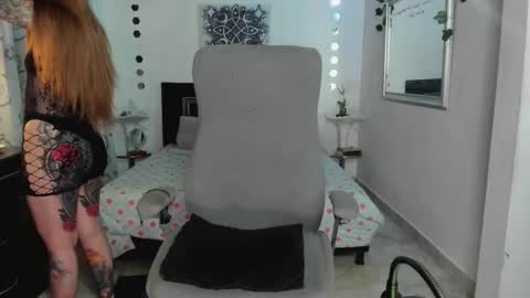 Violeta online show from April 16, 2026, 4:46 am