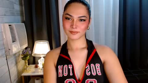 Snapshot of violetasha chatting on December 13, 2024, 1:01 pm violet online show from December 13, 2024, 1:01 pm
