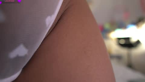 violeth___ online show from May 25, 2026, 11:16 am