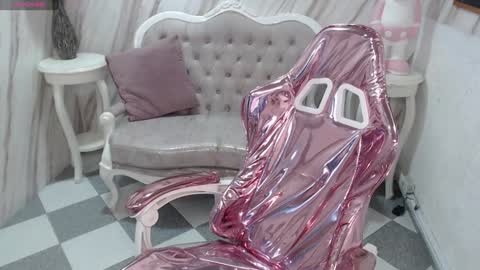 Snapshot of violeth_b chatting on December 9, 2024, 12:40 pm violeth_b online show from December 9, 2024, 12:40 pm