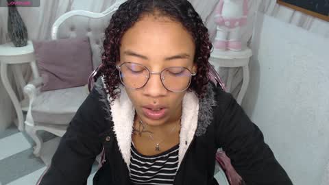 Snapshot of violeth_b chatting on December 17, 2024, 12:43 pm violeth_b online show from December 17, 2024, 12:43 pm