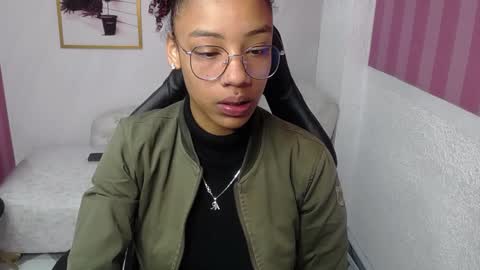 Snapshot of violeth_b chatting on January 16, 2025, 12:42 pm violeth_b online show from January 16, 2025, 12:42 pm