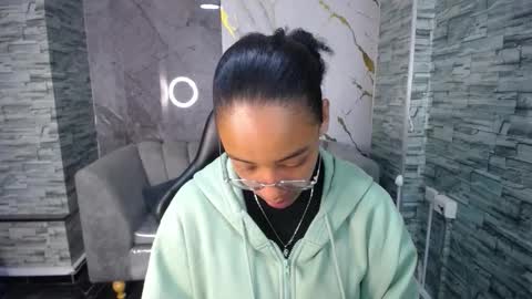 Snapshot of violeth_b chatting on October 13, 2025, 12:49 pm violeth_b online show from October 13, 2025, 12:49 pm