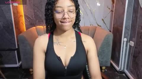 Snapshot of violeth_b chatting on October 20, 2025, 12:38 pm violeth_b online show from October 20, 2025, 12:38 pm