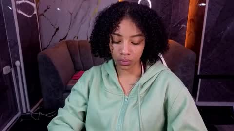 violeth_b online show from January 17, 2026, 1:05 pm