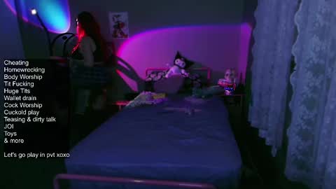 Snapshot of violetoctober chatting on September 13, 2025, 4:56 am Violet October online show from September 13, 2025, 4:56 am