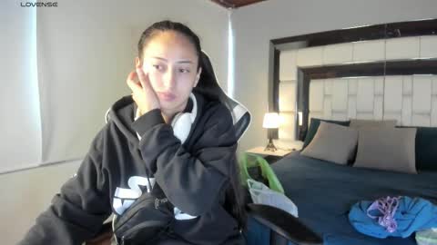 violetskinny online show from October 13, 2025, 7:47 pm