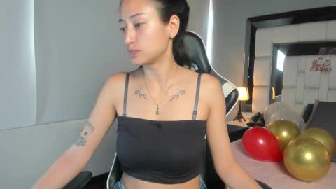 violetskinny online show from December 22, 2025, 8:17 pm