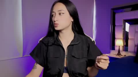 Snapshot of violetskinny chatting on May 26, 2026, 8:16 pm violetskinny online show from May 26, 2026, 8:16 pm