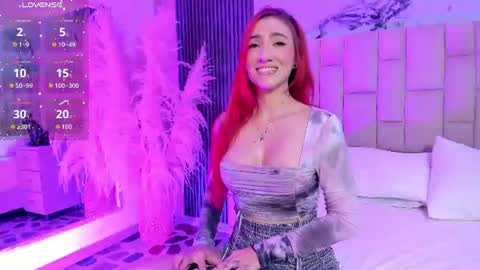 Snapshot of violetsky1_ chatting on July 9, 2026, 6:17 am VioletSky online show from July 9, 2026, 6:17 am