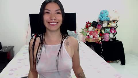 Snapshot of violett_flowers chatting on February 2, 2025, 7:14 pm violeta  online show from February 2, 2025, 7:14 pm