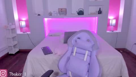 Snapshot of violettabaker1 chatting on January 31, 2025, 10:31 pm ViolettaBaker online show from January 31, 2025, 10:31 pm