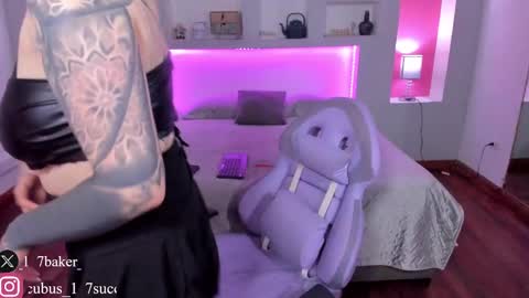 Snapshot of violettabaker1 chatting on February 19, 2025, 7:27 pm ViolettaBaker online show from February 19, 2025, 7:27 pm