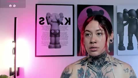 Snapshot of violettabaker1 chatting on November 27, 2025, 7:27 pm ViolettaBaker online show from November 27, 2025, 7:27 pm