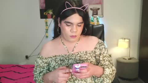 violettacam69 online show from February 6, 2025, 1:54 pm