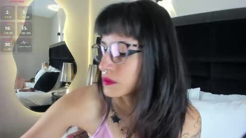 violettacolinss online show from May 25, 2026, 11:49 am