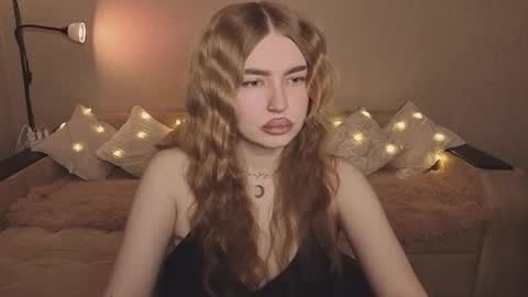 ViolettaOtis online show from March 3, 2026, 3:29 pm