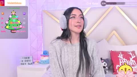 Snapshot of violettbloss chatting on December 12, 2024, 11:25 pm Violeta  online show from December 12, 2024, 11:25 pm