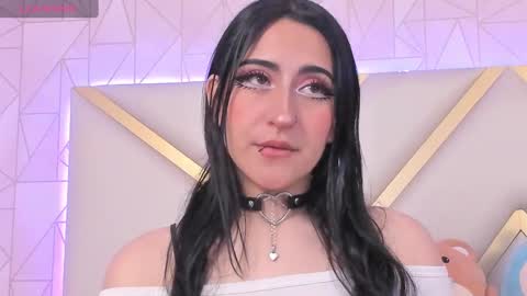 Snapshot of violettbloss chatting on January 28, 2025, 9:19 pm Violeta  online show from January 28, 2025, 9:19 pm
