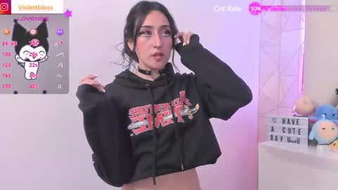 Snapshot of violettbloss chatting on February 5, 2025, 1:04 am Violeta  online show from February 5, 2025, 1:04 am