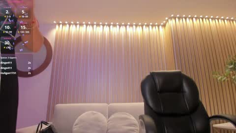 Snapshot of violettcastel chatting on January 23, 2025, 2:12 am Violett Castel online show from January 23, 2025, 2:12 am