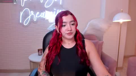 Snapshot of violettcastel chatting on February 19, 2025, 7:38 pm Violett Castel online show from February 19, 2025, 7:38 pm