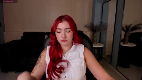 Snapshot of violettcastel chatting on September 28, 2025, 4:23 pm Violett Castel online show from September 28, 2025, 4:23 pm