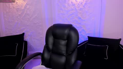 Snapshot of violettcastel chatting on October 13, 2025, 6:52 pm Violett Castel online show from October 13, 2025, 6:52 pm