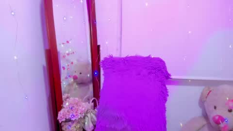 violette_laurent online show from April 21, 2026, 2:04 am