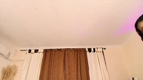 Violett online show from April 11, 2026, 5:01 am