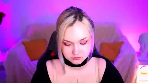 Snapshot of violettwoods chatting on May 26, 2026, 8:10 am Violett online show from May 26, 2026, 8:10 am